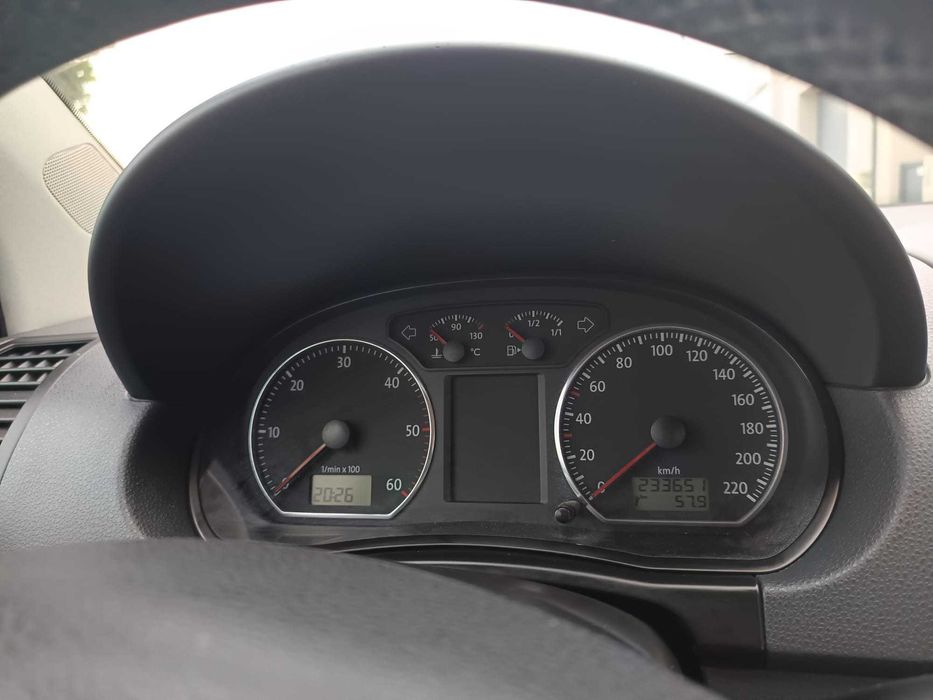 POLO Cinza Semi Novo