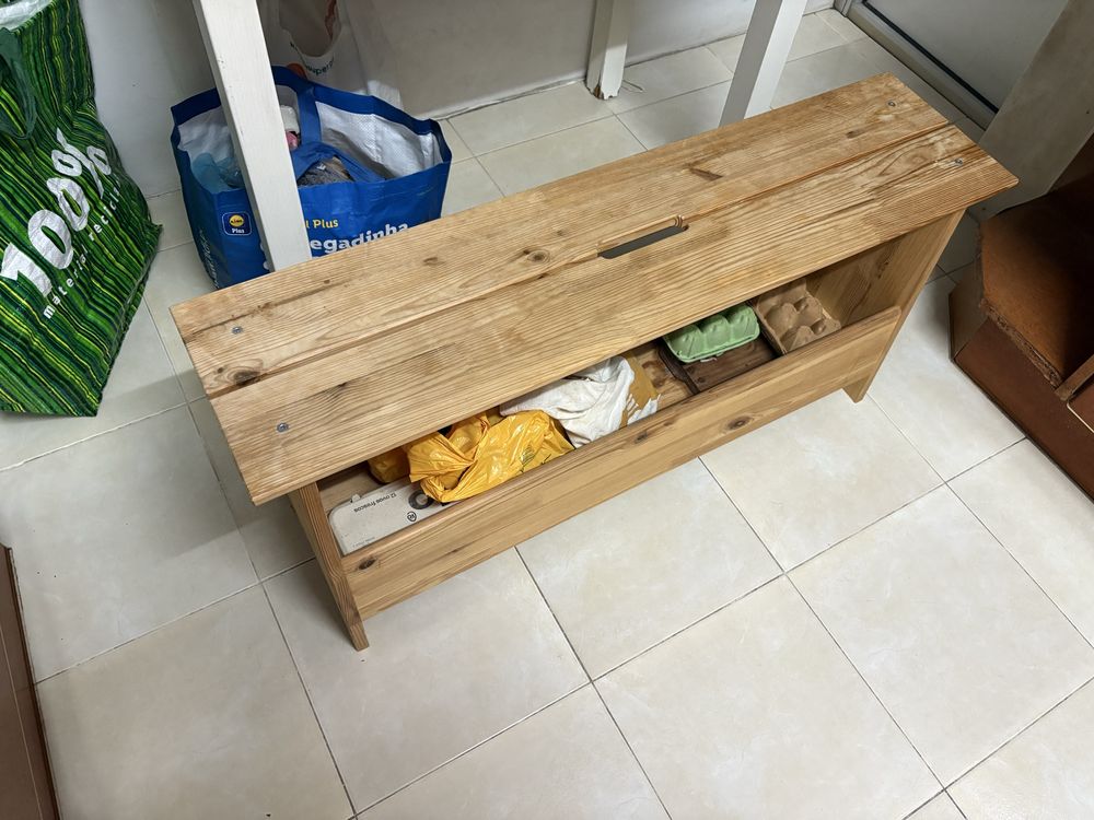 Banco IKEA pinho