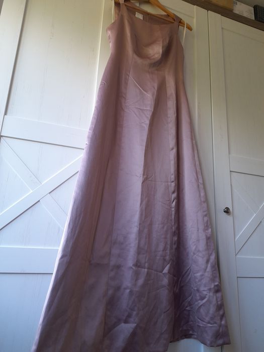 Długa sukienka wieczorowa