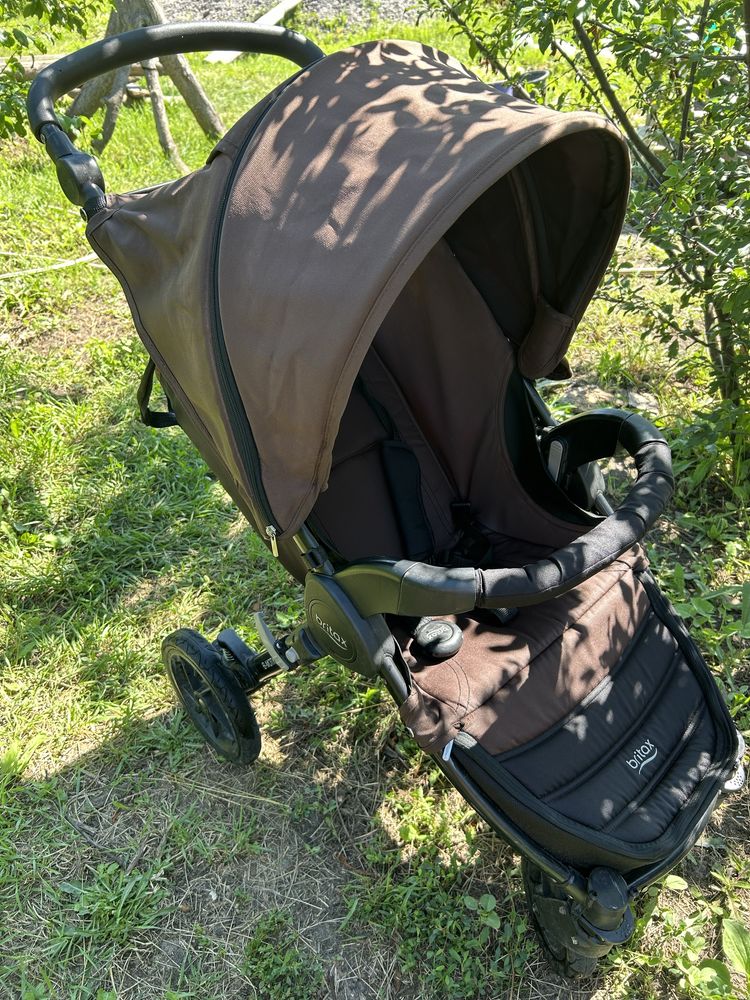 продам коляску прогулочную britax
