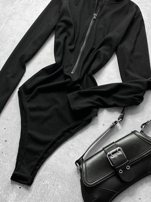 Базове боді на блискавці ( спереду )