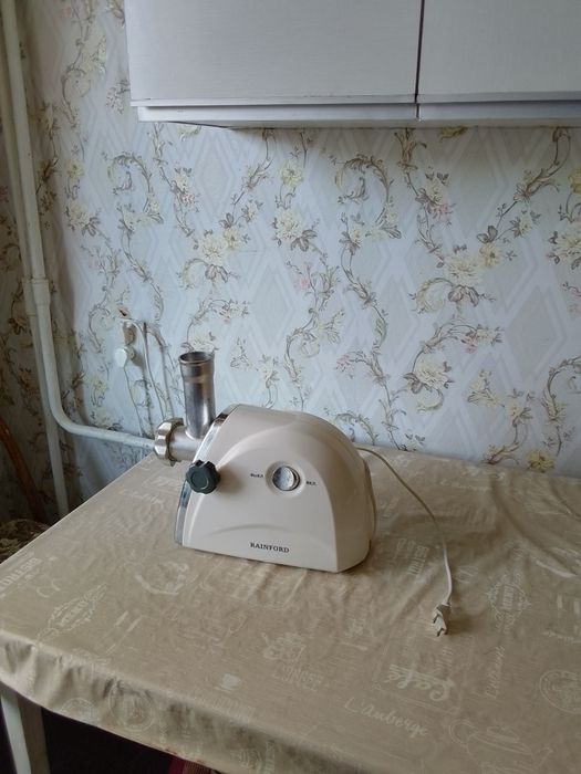 Электромясорубка