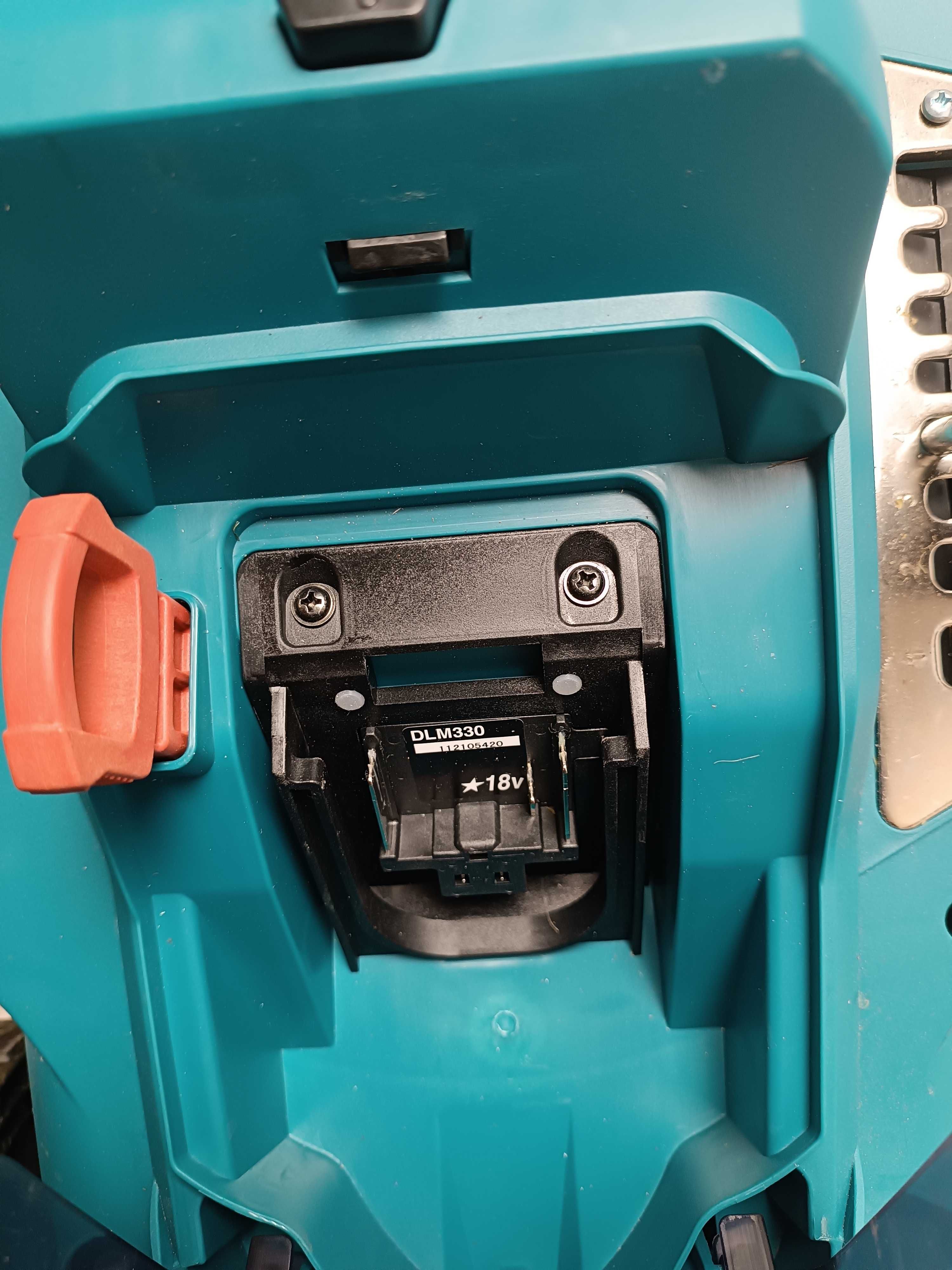 Makita DLM330Z 18V акумуляторна газонокосарка (Без АКБ та ЗП)