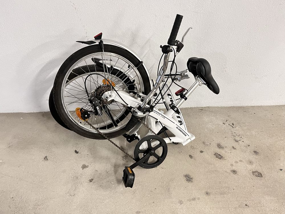 Bicicleta da marca Órbita dobrável