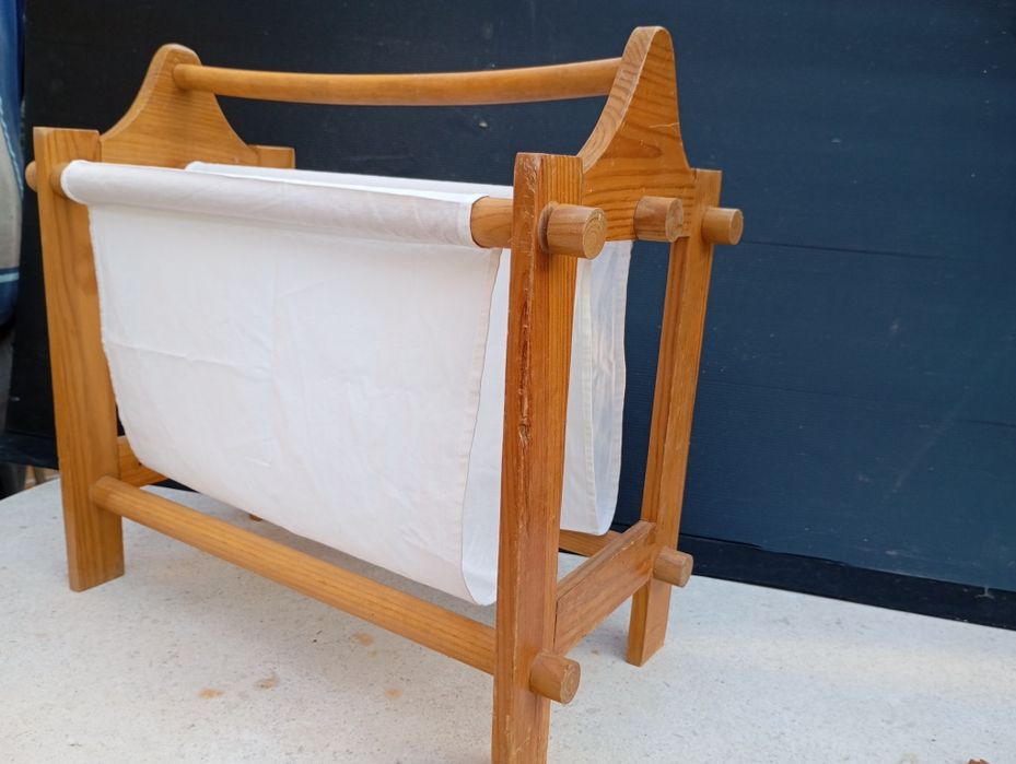 Porta Revistas em Madeira