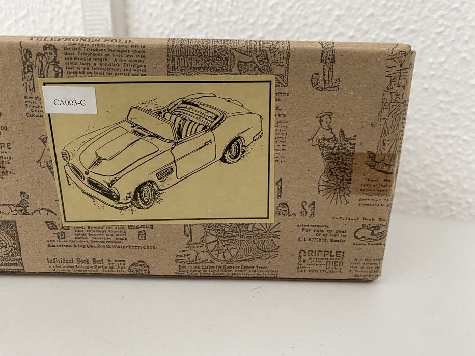 Miniatura carro em composito