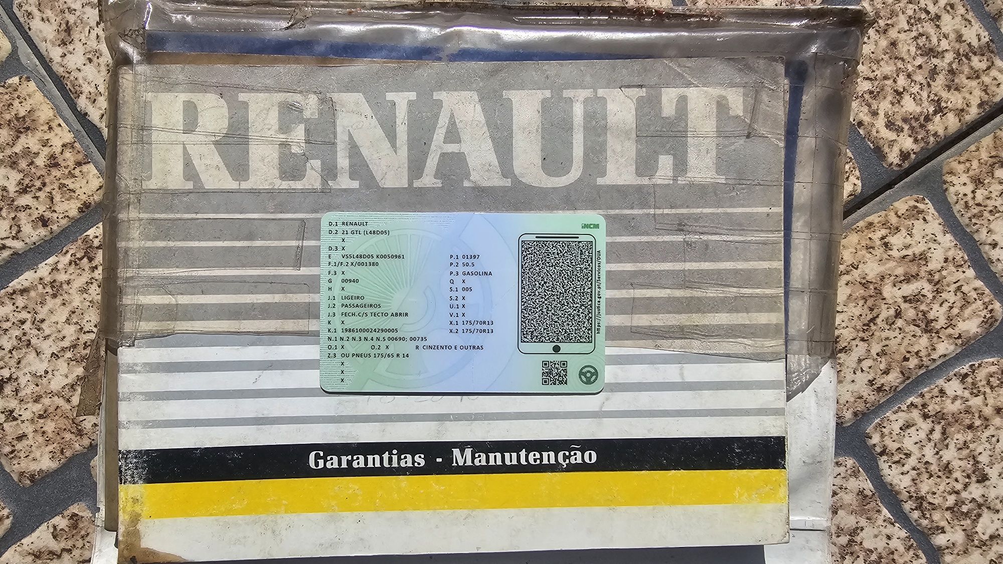 Vendo Renault 21 GTL (1989) - Para Arranjar ou Pecas