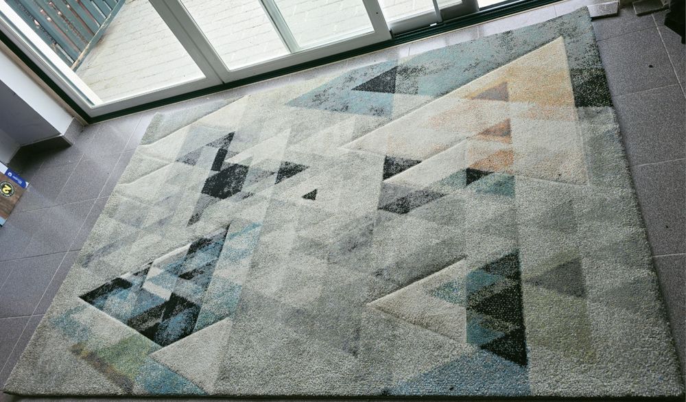 Tapete Abstrato Azul/ Branco/ preto 160×230 cm