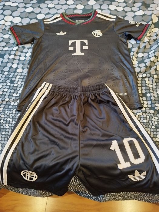 Equipamento criança Musiala Bayern