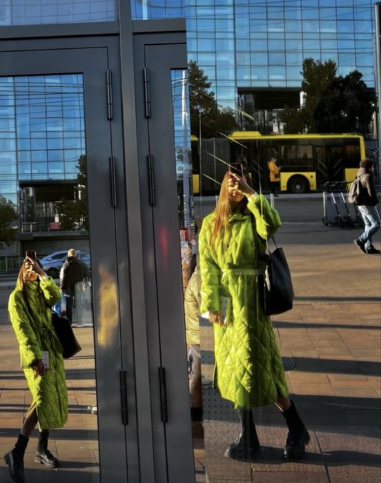 Зелене довге пальто