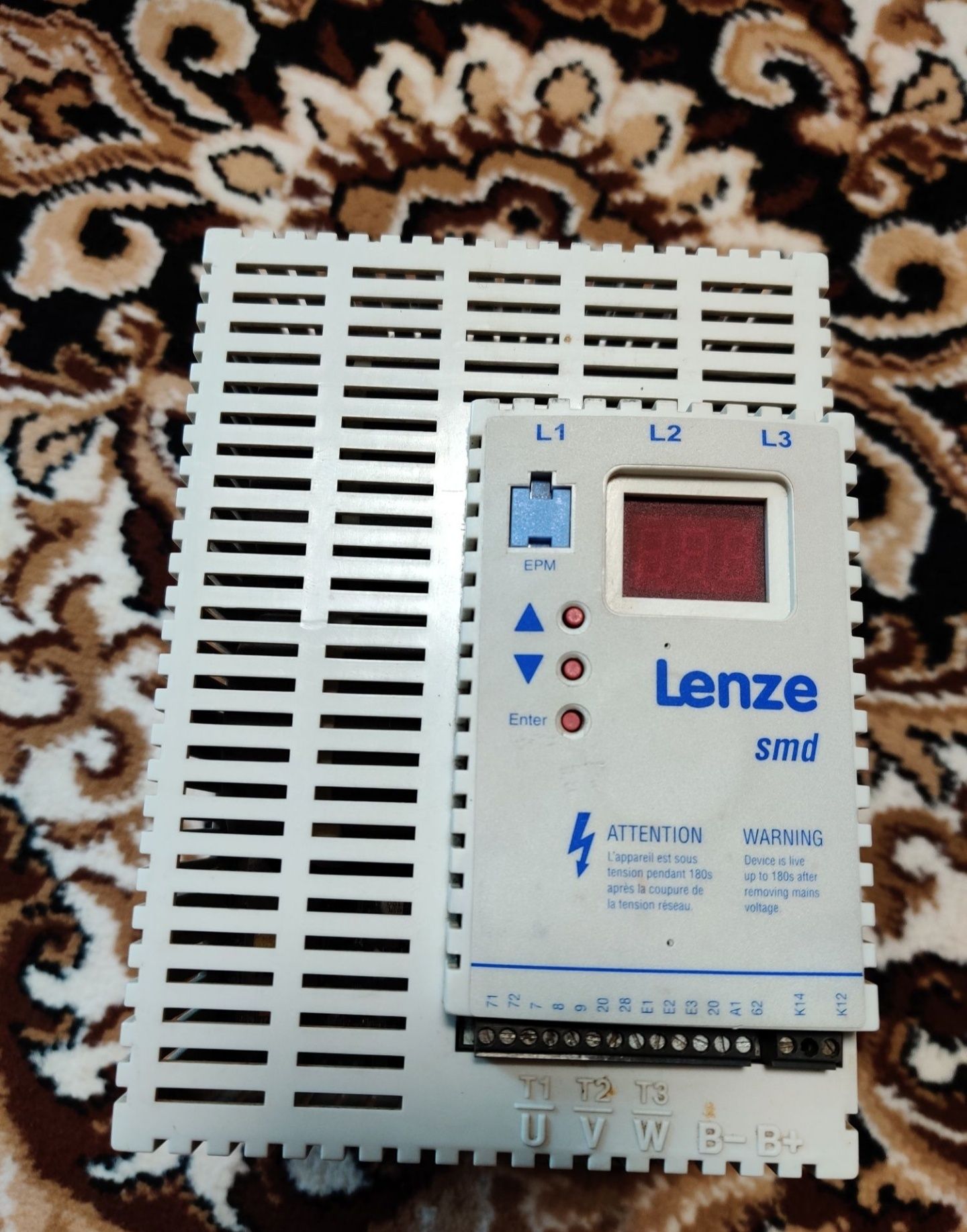 Частотный преобразователь-инвертор Lenze ESMD 7.5 кВт