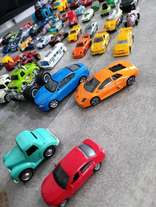 Auta hot wheels i inne 115 sztuk