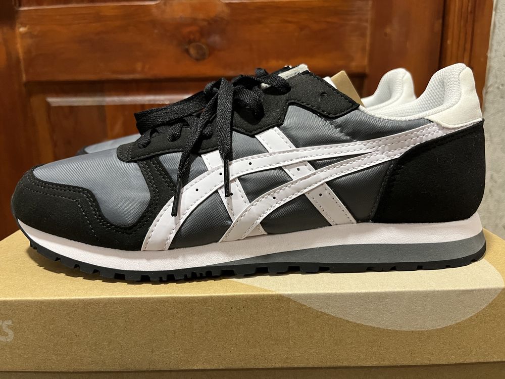 Чоловічі кросівки ASICS Oc Runner 1201A388-021 41 розмір