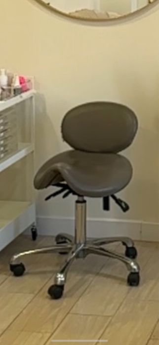 Krzesło kosmetyczne Siodło