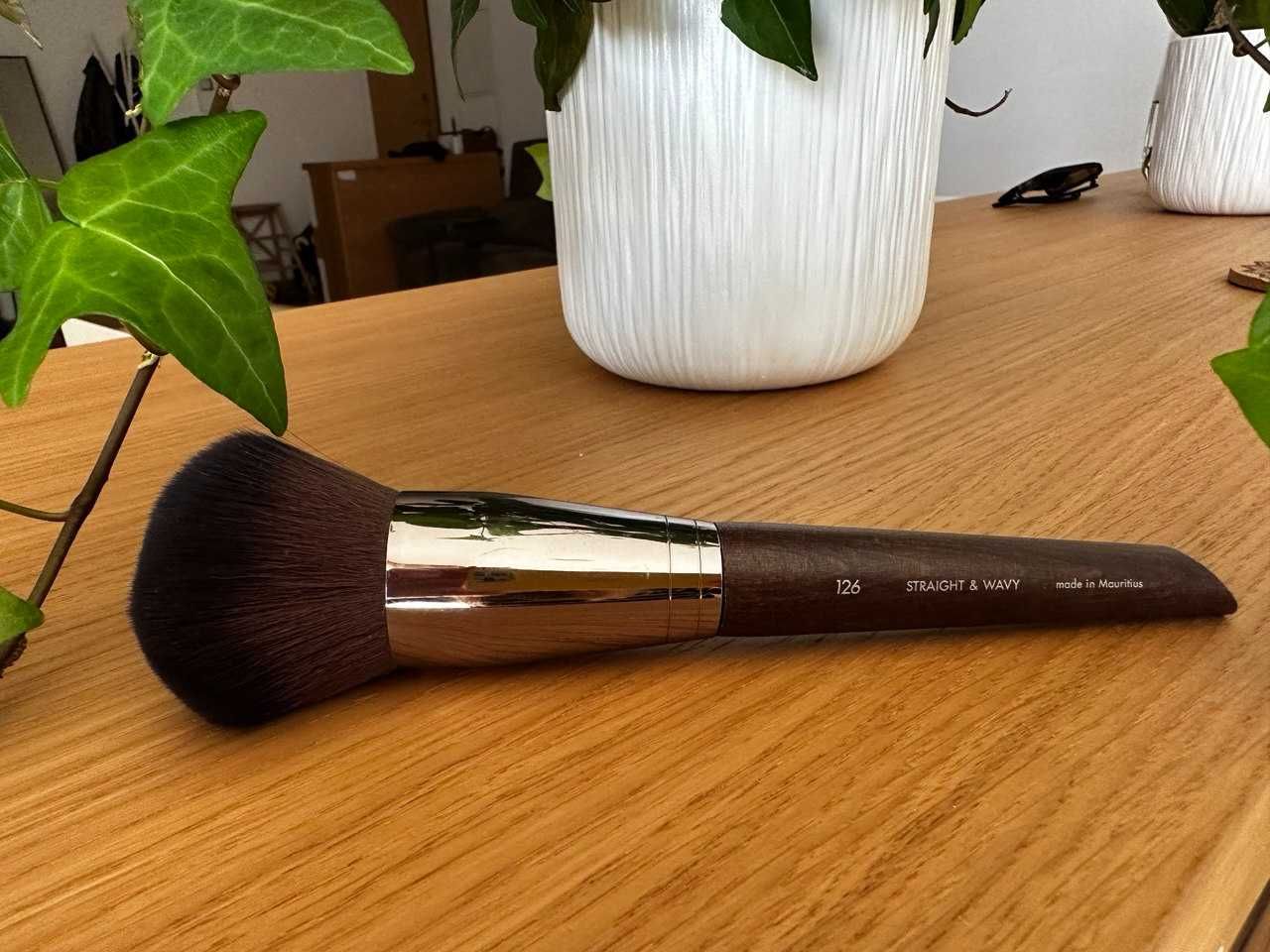Пензлик для пудри Make Up For Ever Powder Brush 126