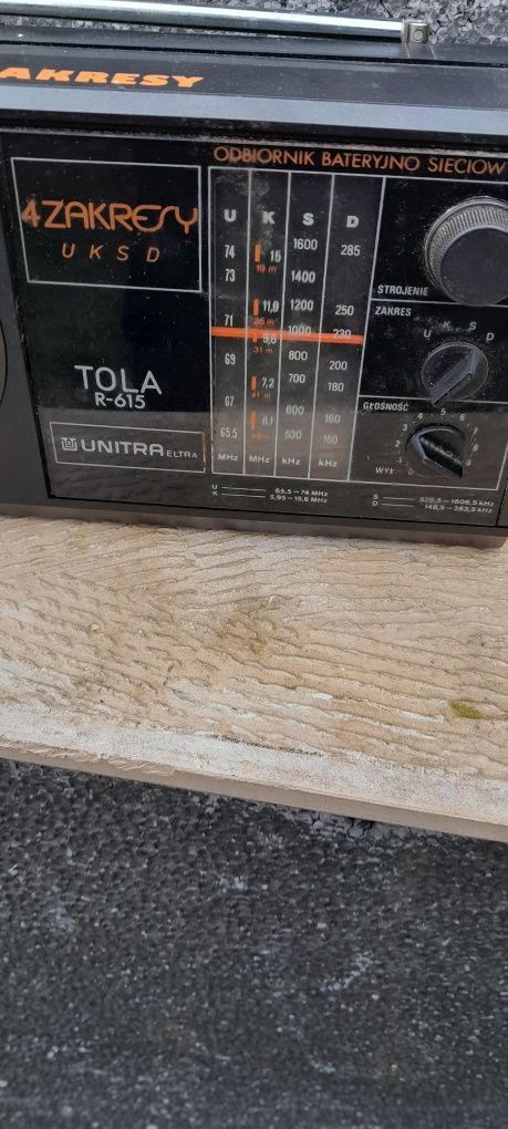 Radio Tola R-615