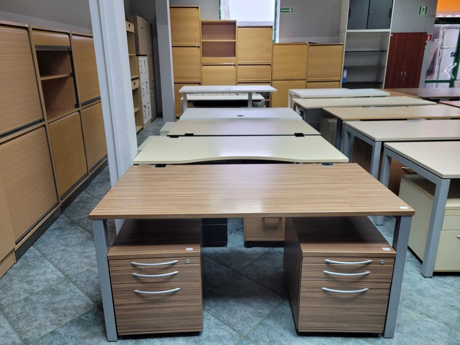 Meble biurowe używane Hurt Detal ( biurka , szafy , krzesła , fotele )