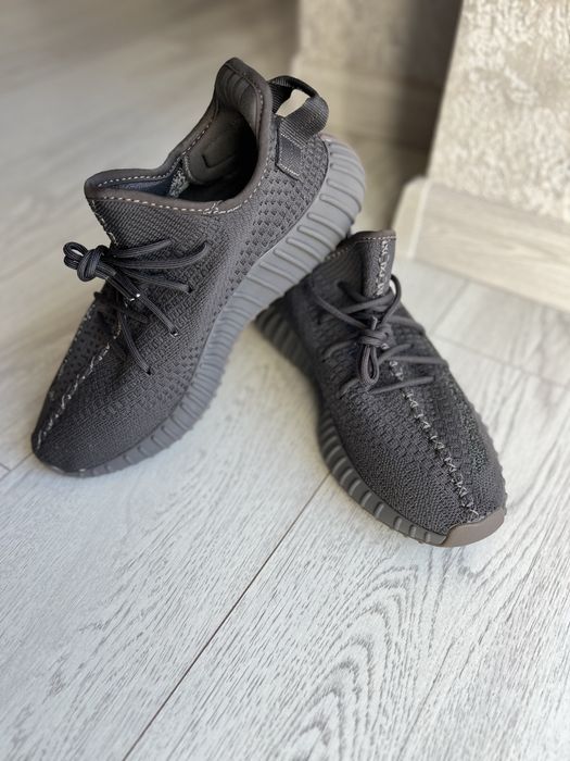 Кросівки Ізіки Нові Чоловічі