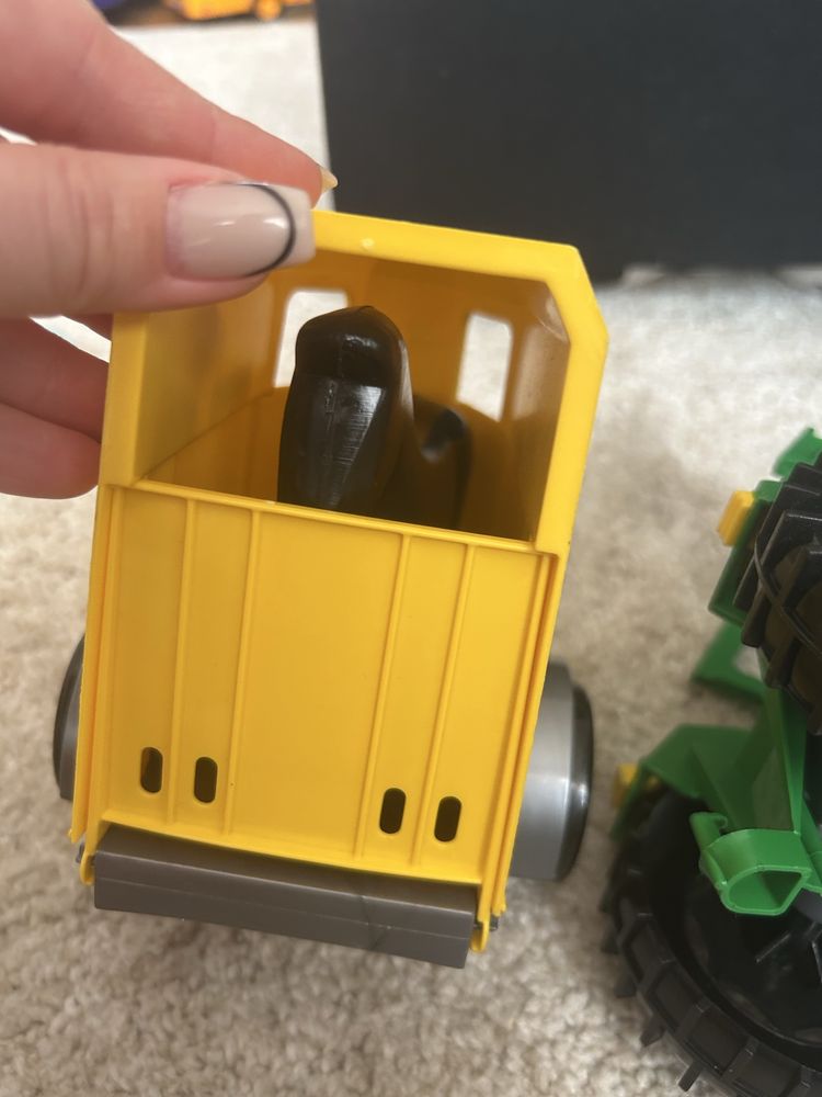 Wader traktor z przyczepką i koniem