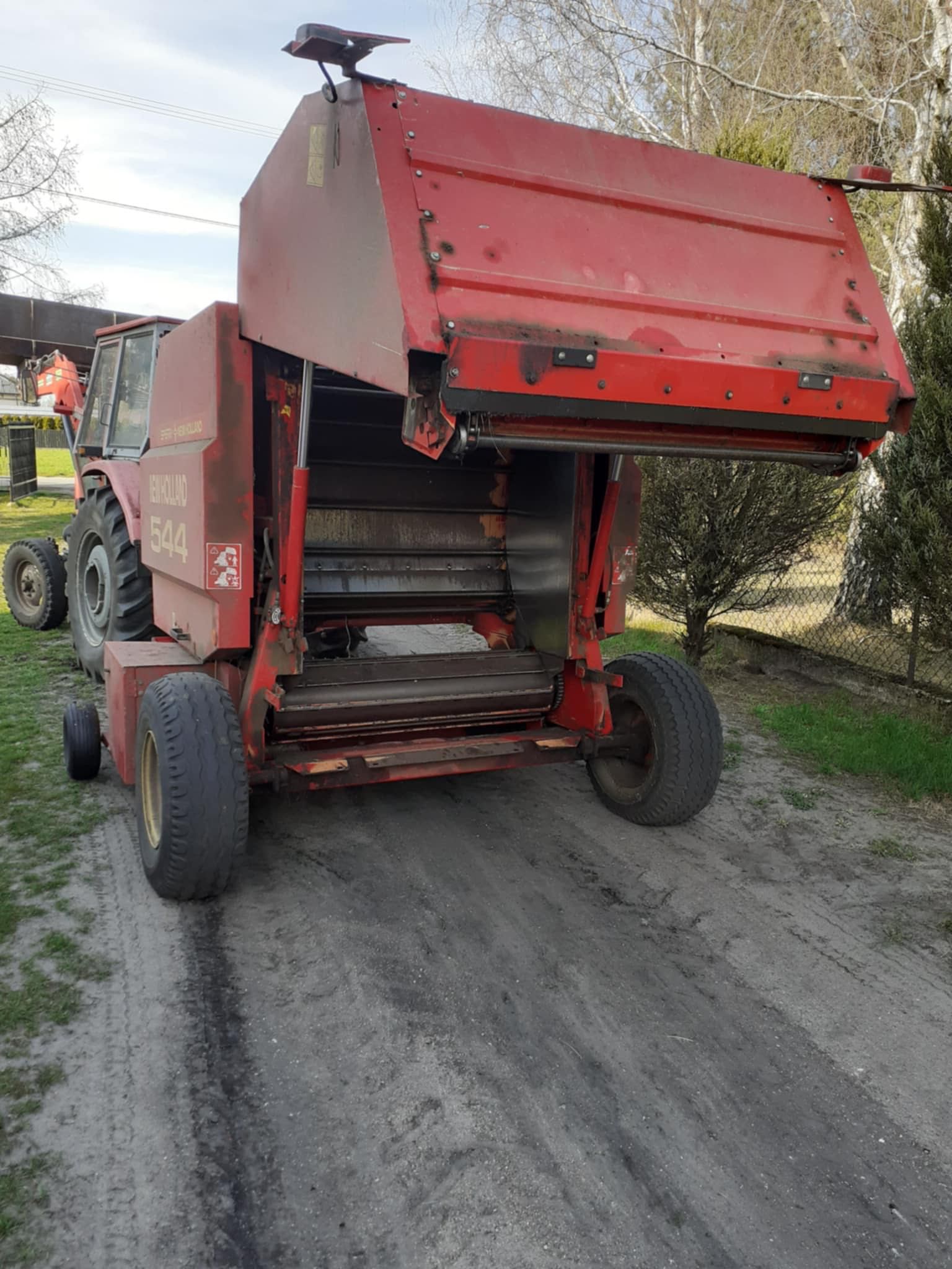 Prasa belująca New Holland 544