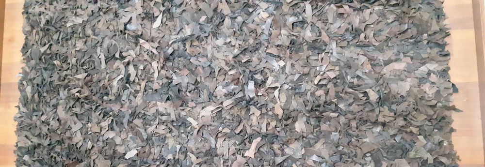 Tapete marca Carving em pele castanha 2.40x1. 70