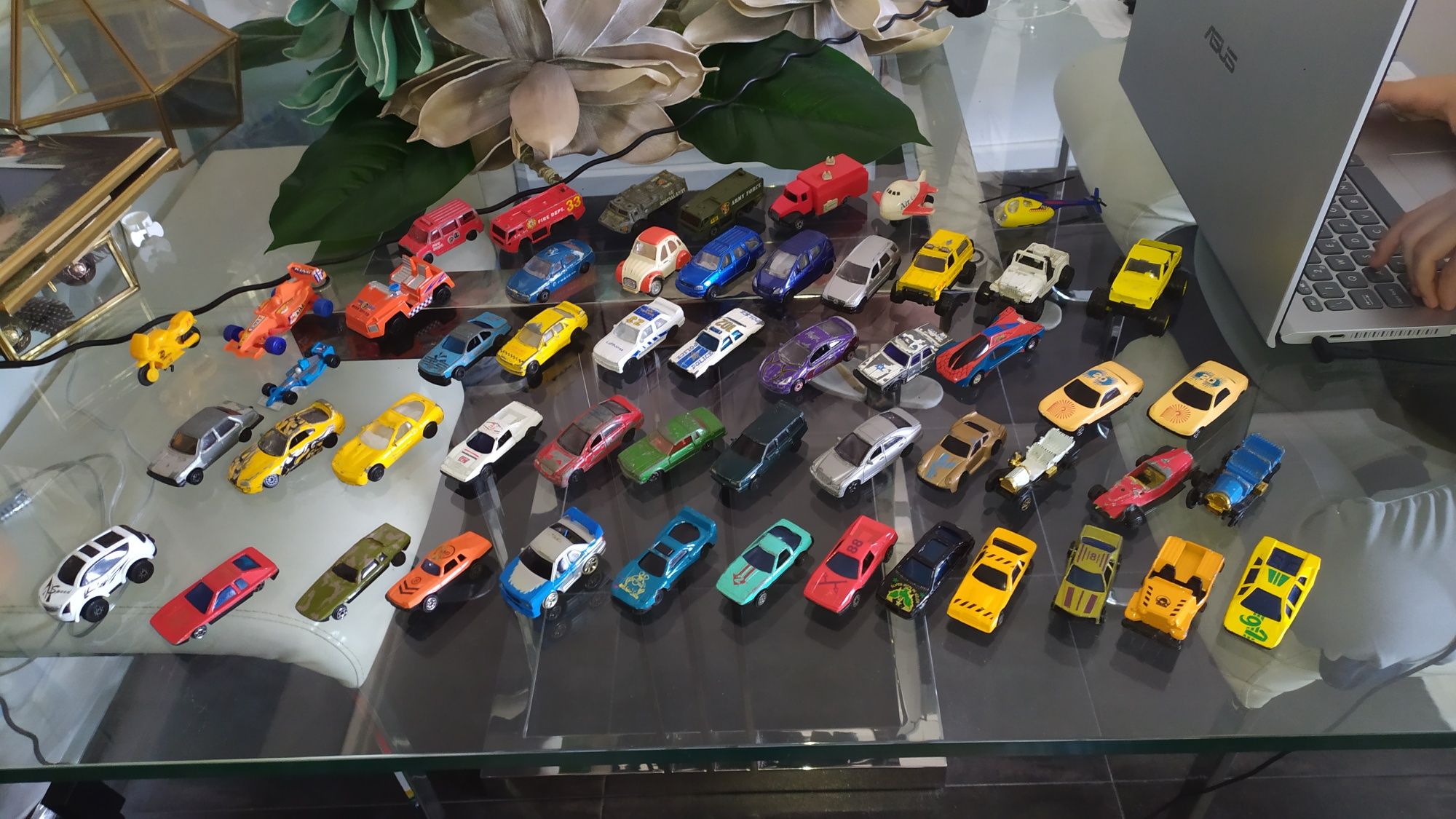 Carros miniaturas várias marcas antigos