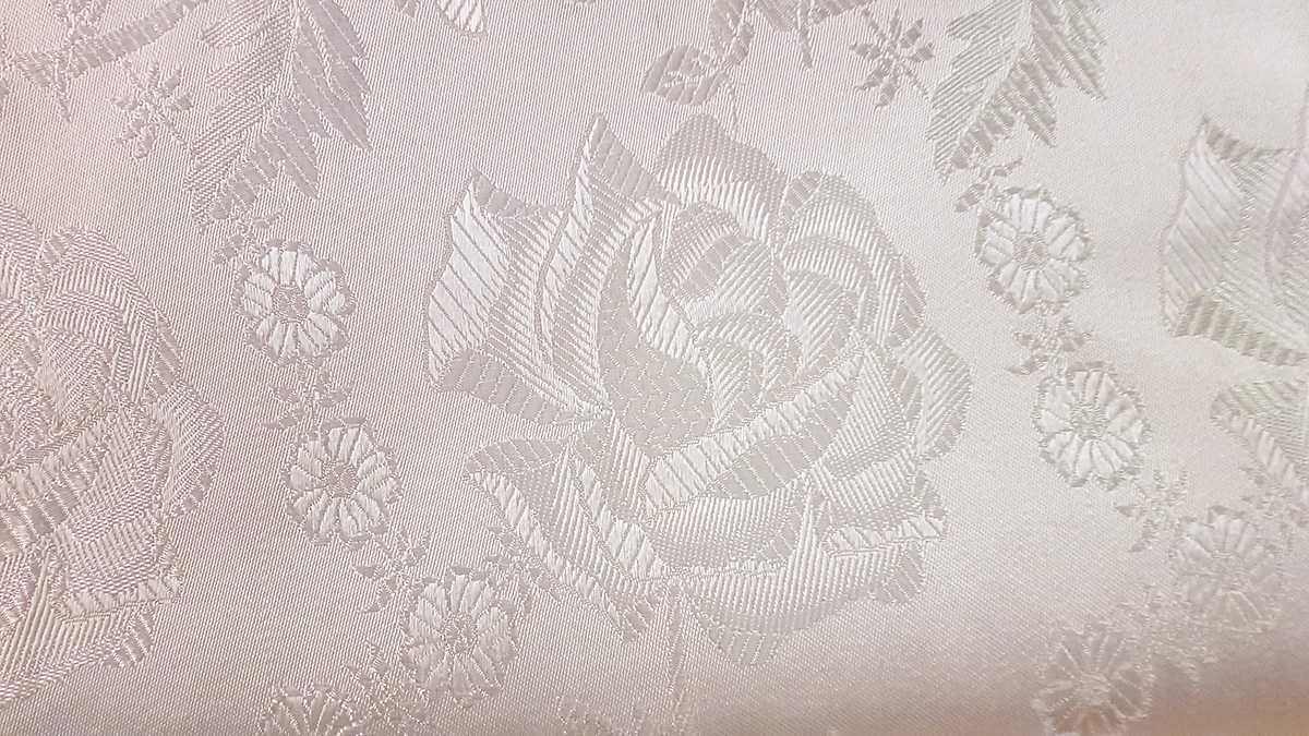 Colcha de cama em seda 160 x 215 cm com bordado floral e franjado