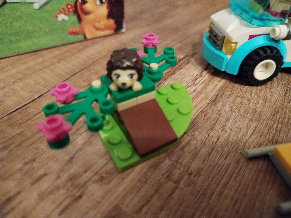 LEGO friends karetka weterynarza kod 41086