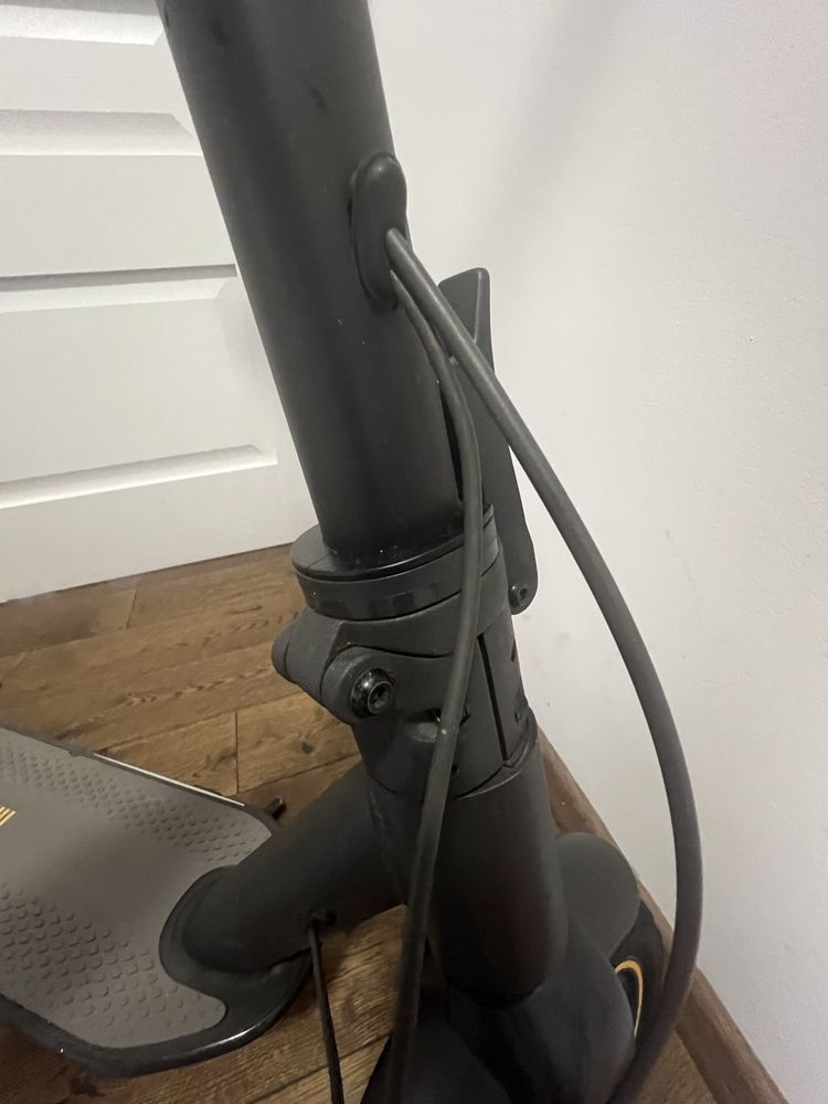Електросамокат Ninebot max G30 ( в подарунок насос )