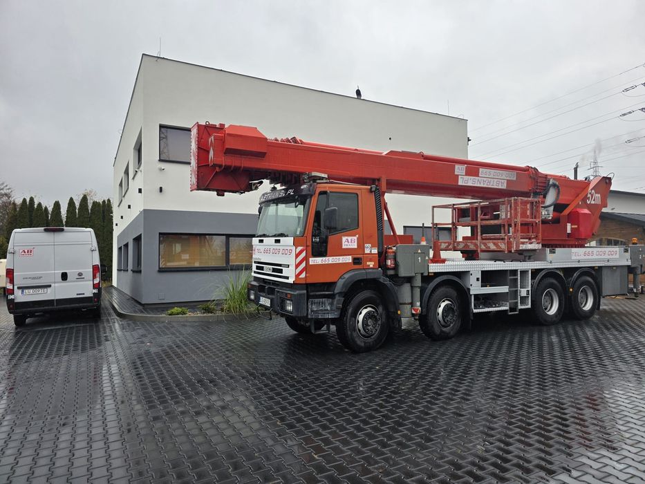 Podnośnik koszowy Multitel 352