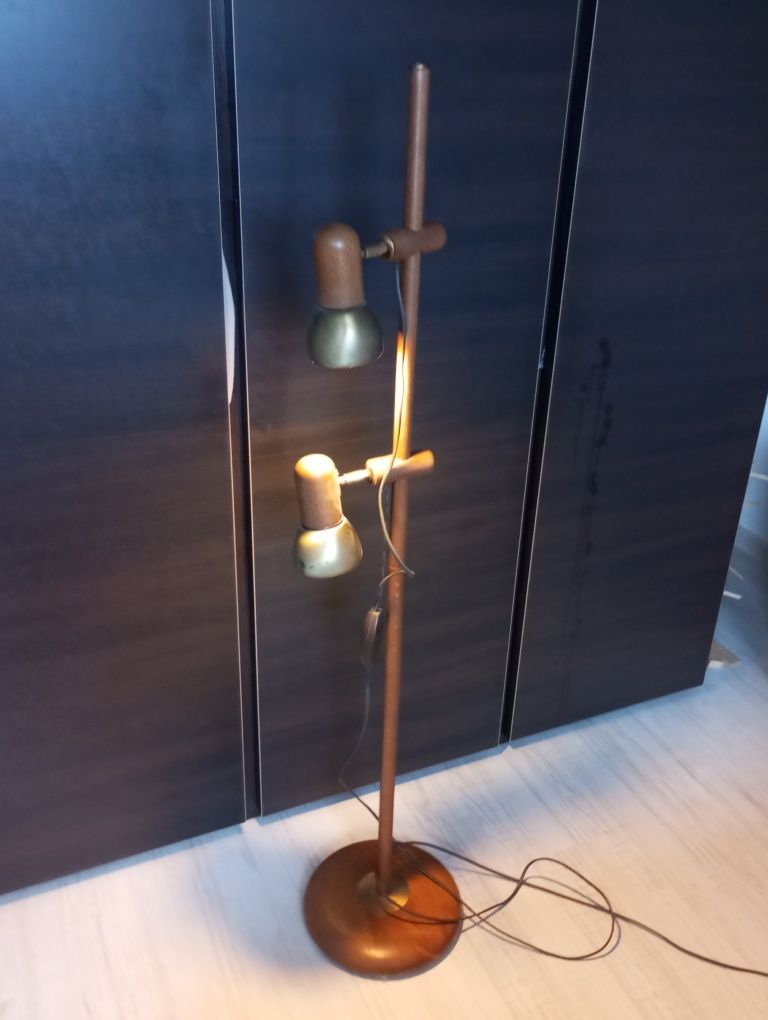 Lampa stojąca podłogowa  drewniana lata 70 te