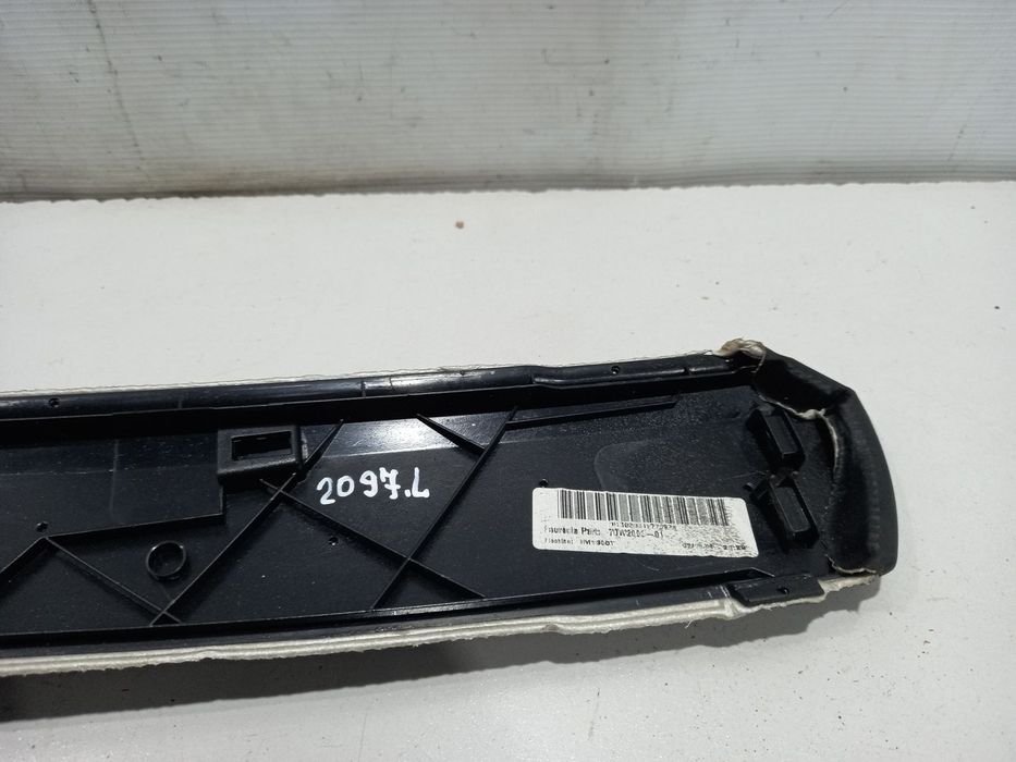 Боковая накладка центральной консоли левая 51166973483 для BMW X5 E70