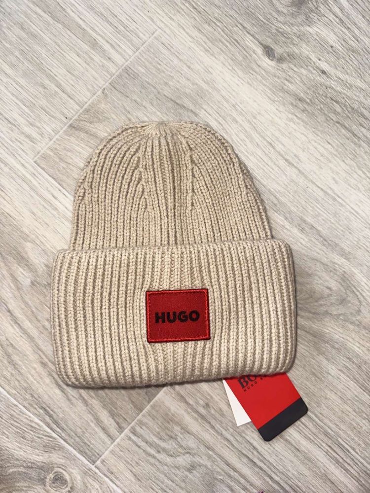 Шапка, шапочка hugo в кольорах
