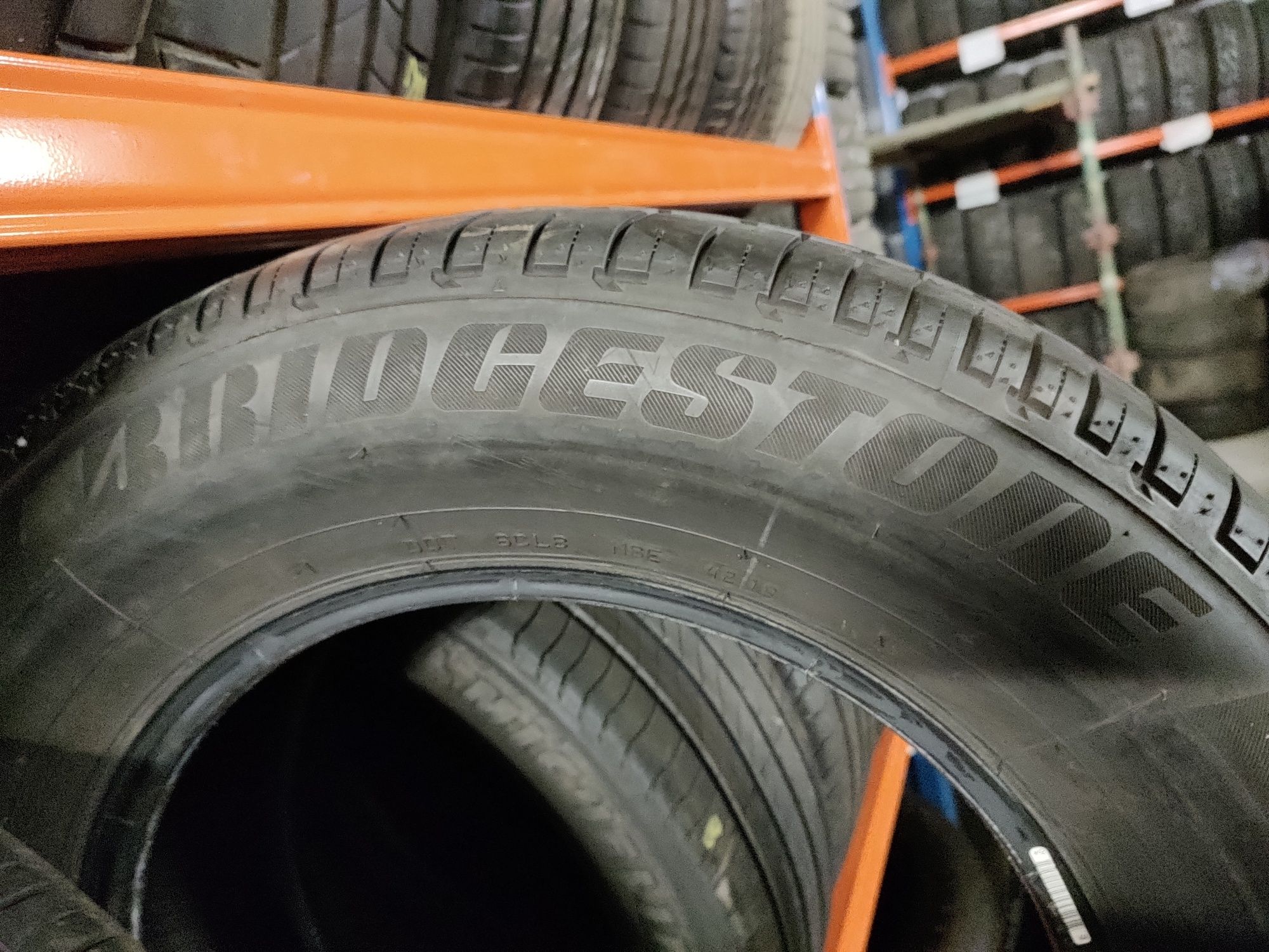 Bridgestone Dueler HP Sport 235/65/17