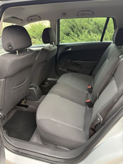 Продам Opel Astra H 2010