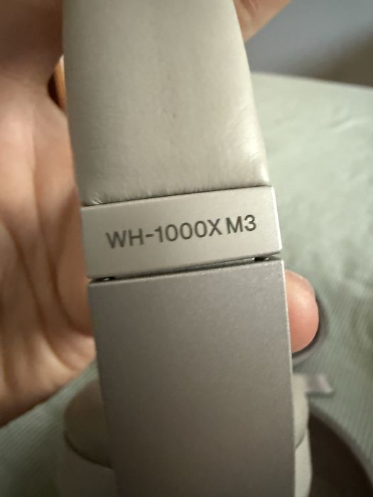 Sony headphones WH-1000XM3
