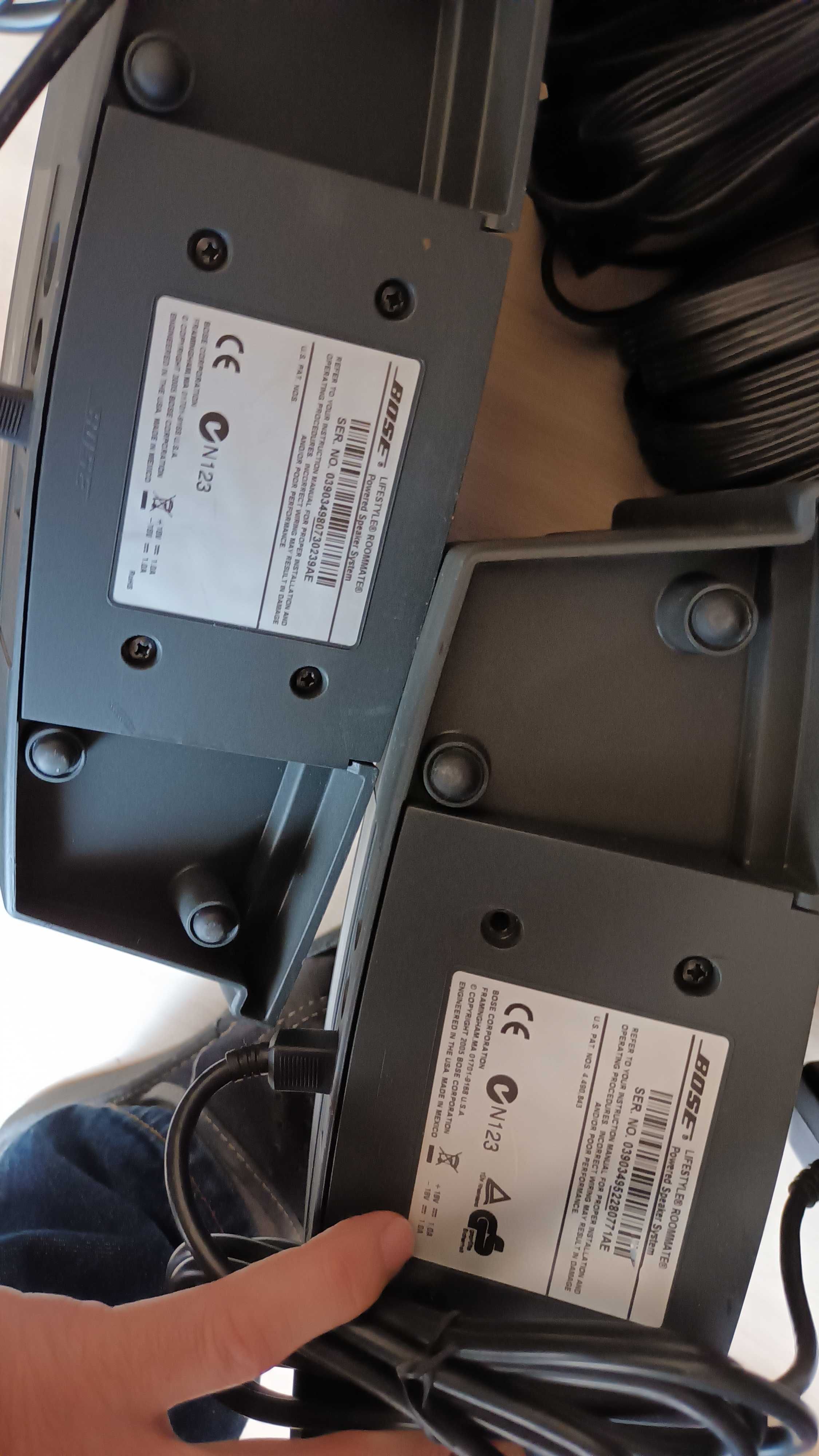 Kolumny BOSE  kino domowe  komplet 4 sztuk + zasilacze i kable