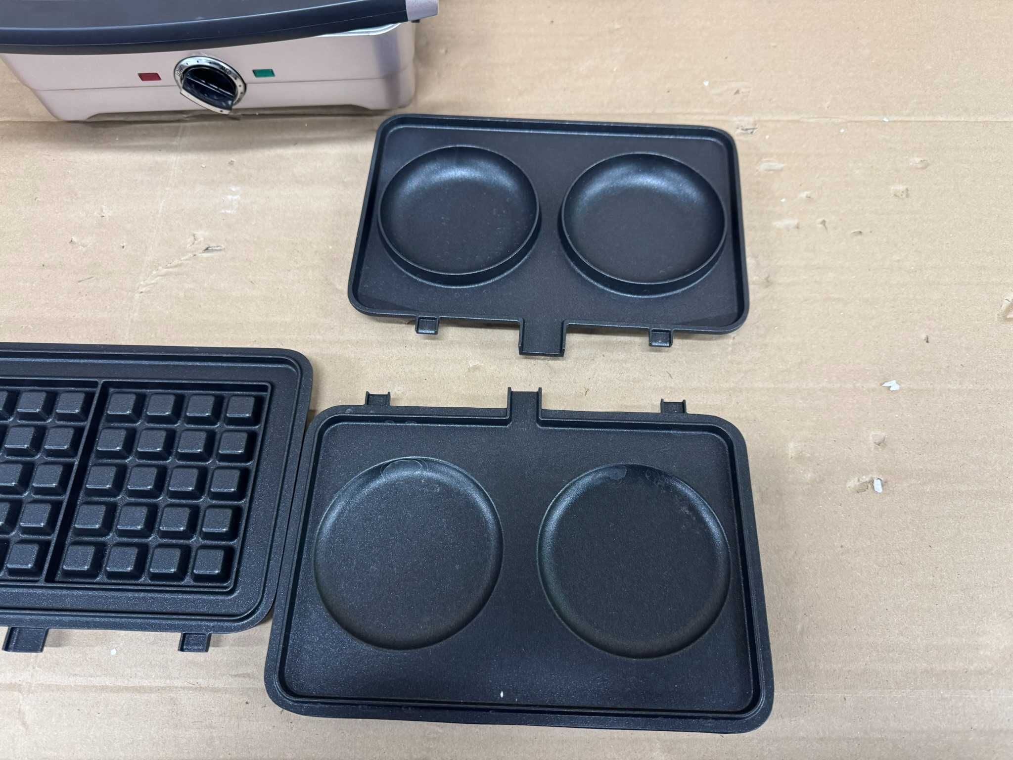 Urządzenie do grillowania, gofrów i omletów Cuisinart 3 w 1 - GRSM3E