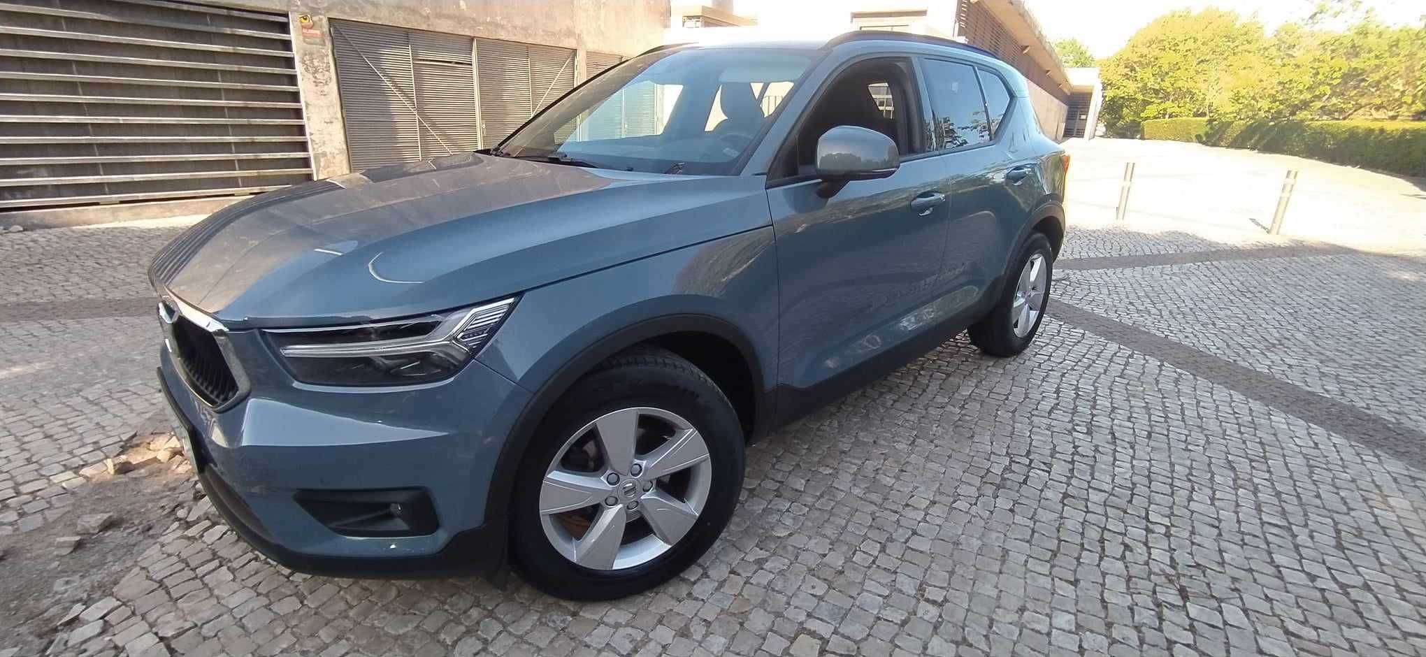 Volvo XC 40 1.5 T3 MOMENTUM CORE