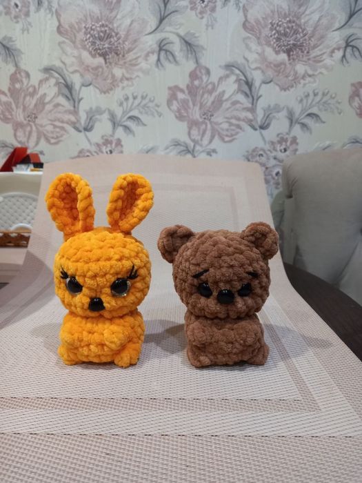 Вʼязана мʼяка іграшка