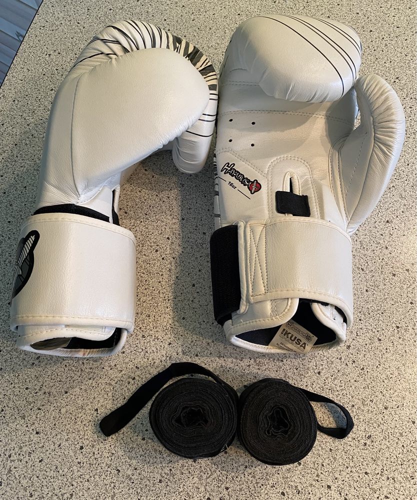 Боксерские перчатки Hayabusa Ikusa + бинты