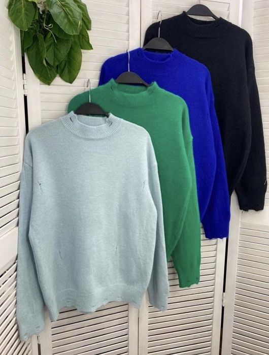 Жіночий светр рванка