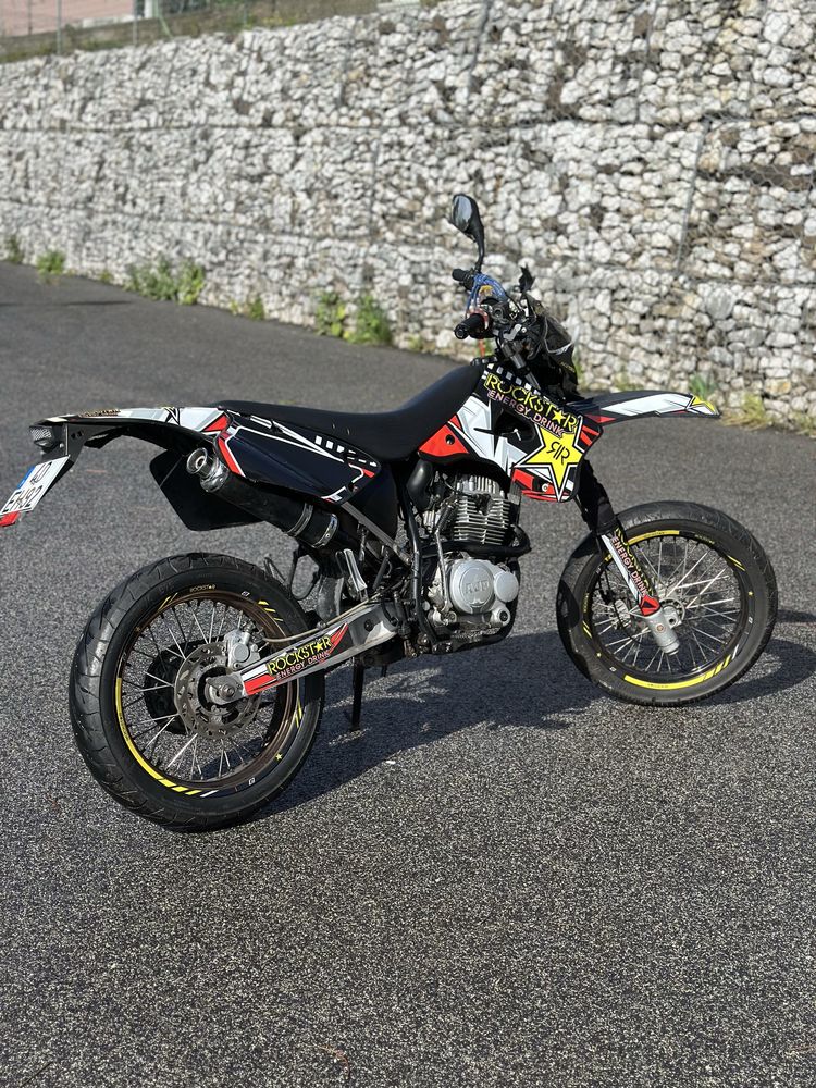 AJP 125 matriculada
