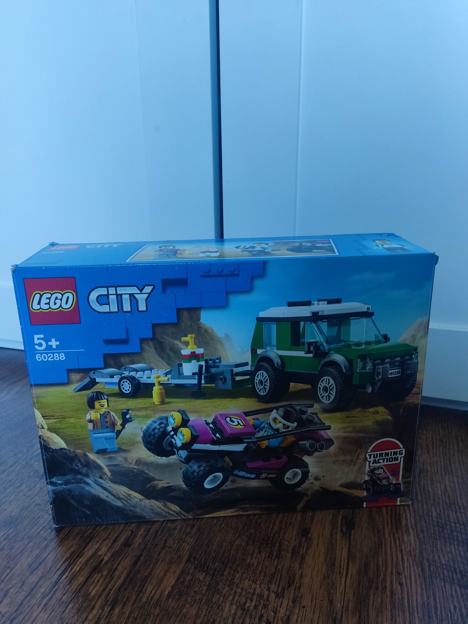 LEGO 60288 Transporter łazika wyścigowego