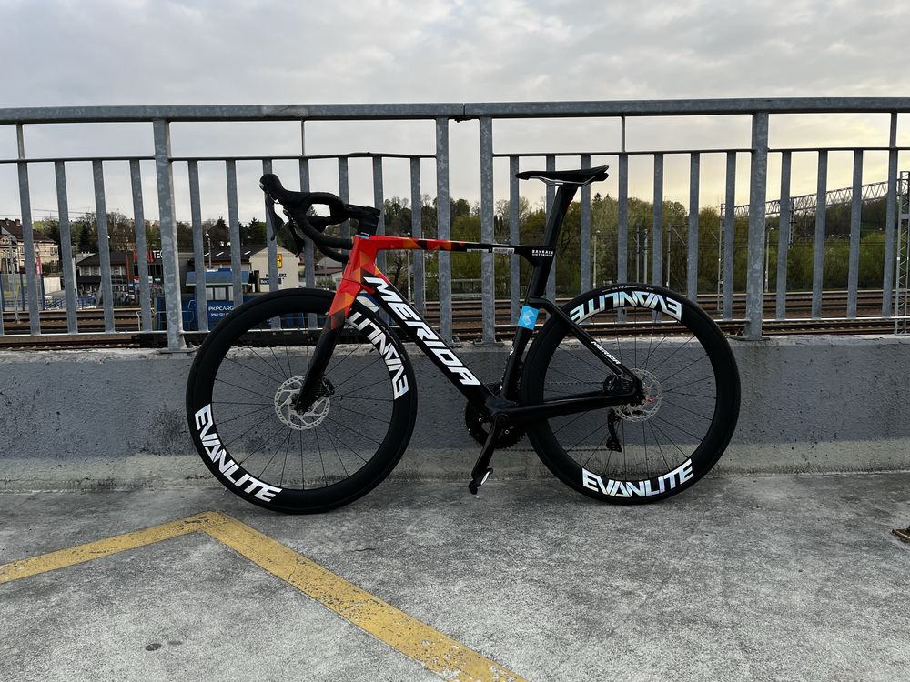 Merida Reacto 5000 z kolami Evanlite