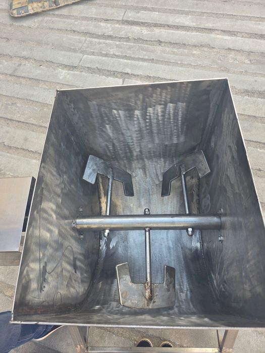 Mieszałka do mięsa /  kiełbasy  ok  70-80 kg