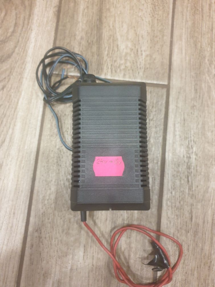 Перетворювач Преобразователь 24v на 12v