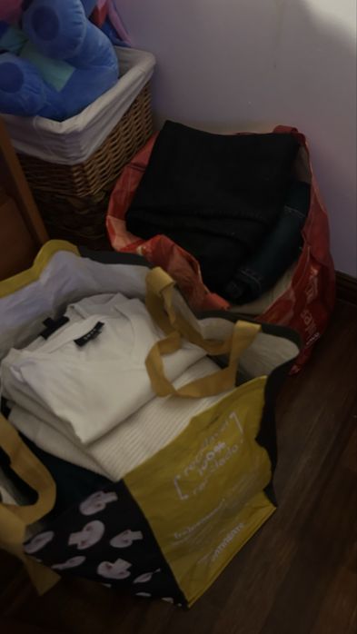 Vendo 2 sacos de roupa de homem