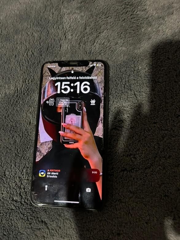 Продам Iphone xs max
