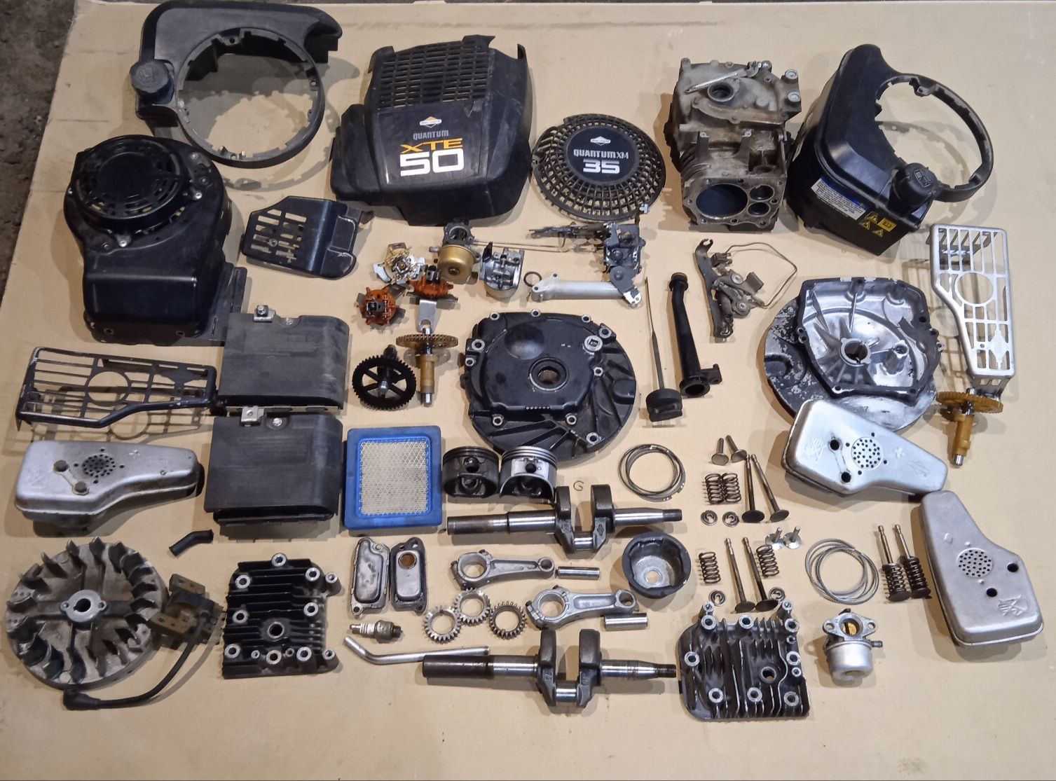 Briggs Stratton190 см³, 625 та Quantum По з/ч до газонокосарки.